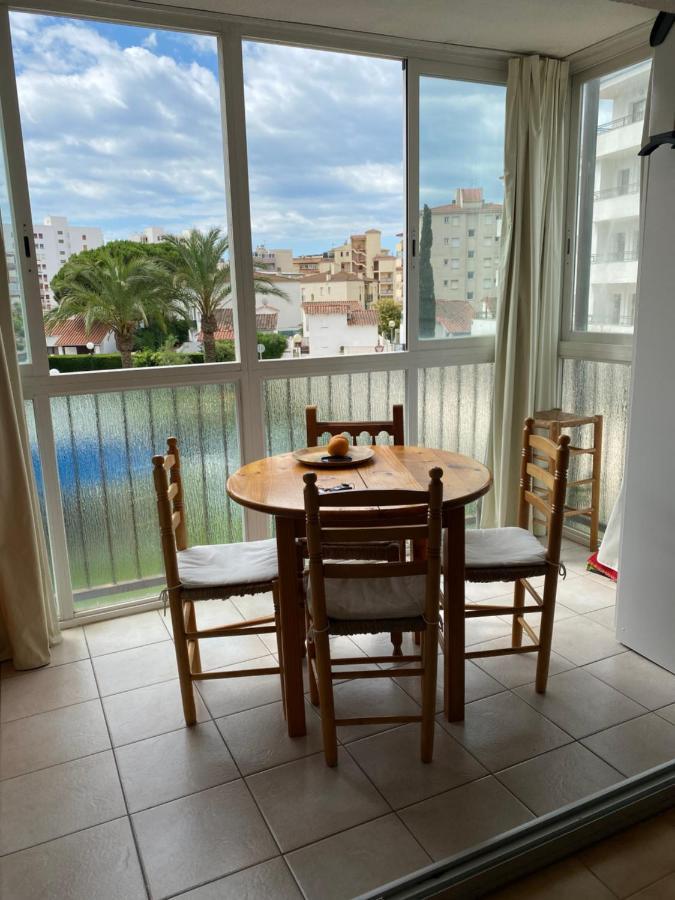 Apartamento 100M De La Playa Apartman Roses Kültér fotó